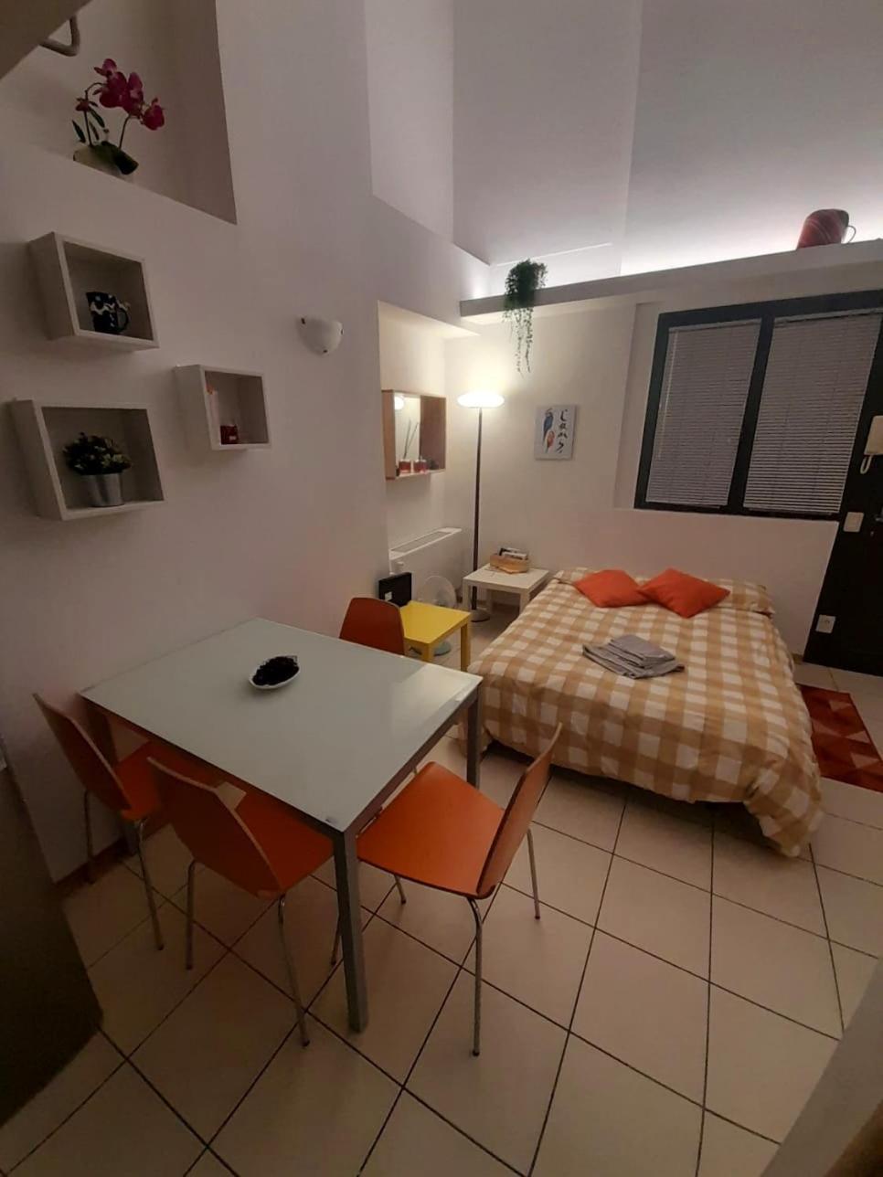 Gemme Fiorentine Apartments In Front Of The Train Station 5 Minutes From The Centre Free Parking Florenz Exterior foto