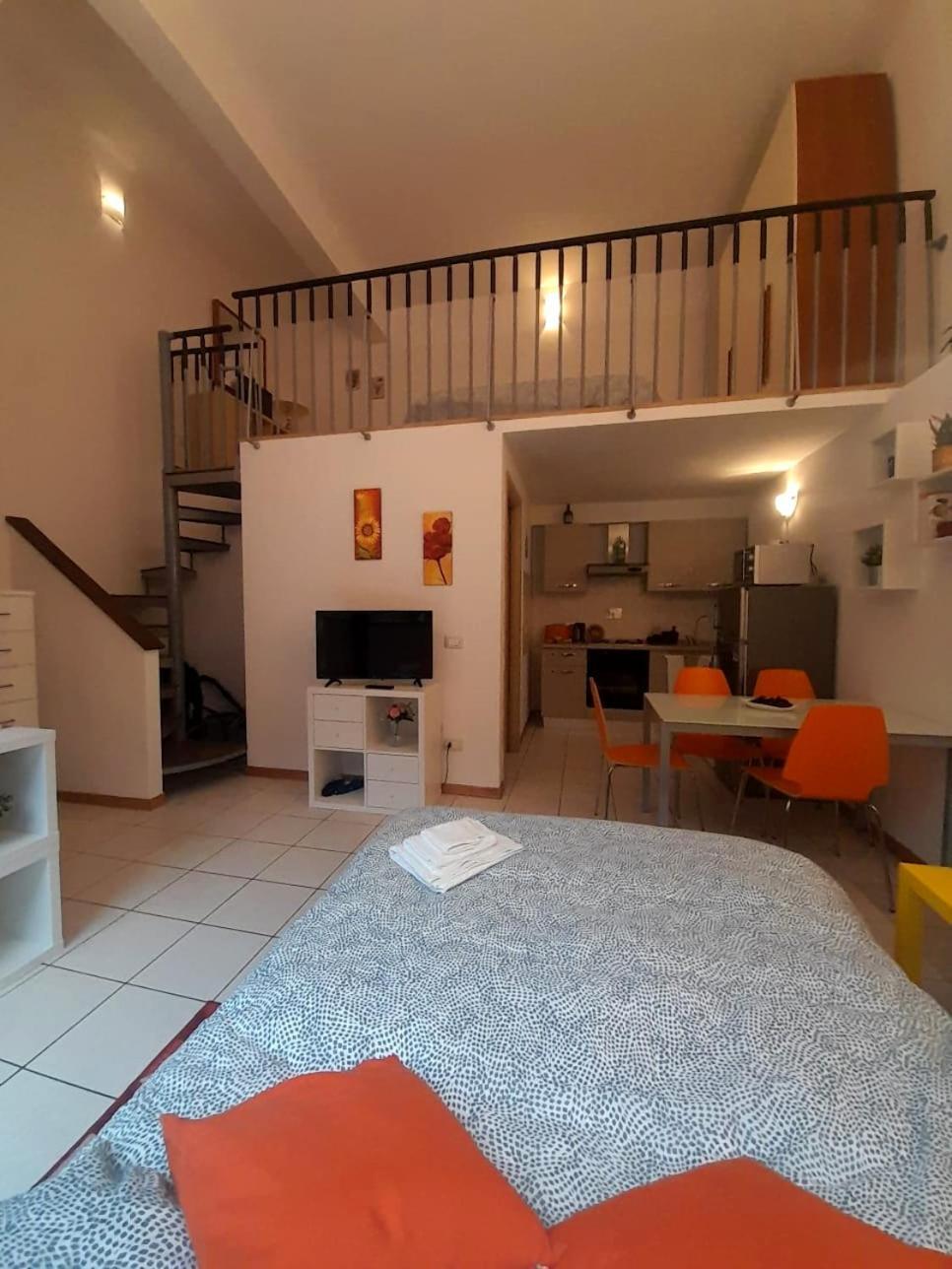 Gemme Fiorentine Apartments In Front Of The Train Station 5 Minutes From The Centre Free Parking Florenz Exterior foto